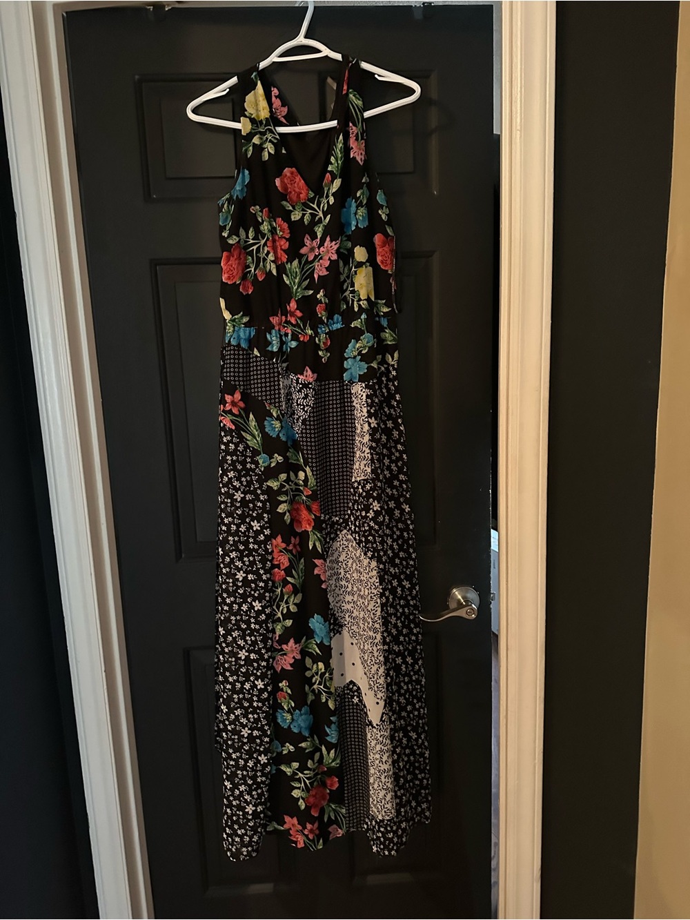 Ladies multi colored sleeveless maxi dress